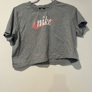 Nike Cropped T-shirt